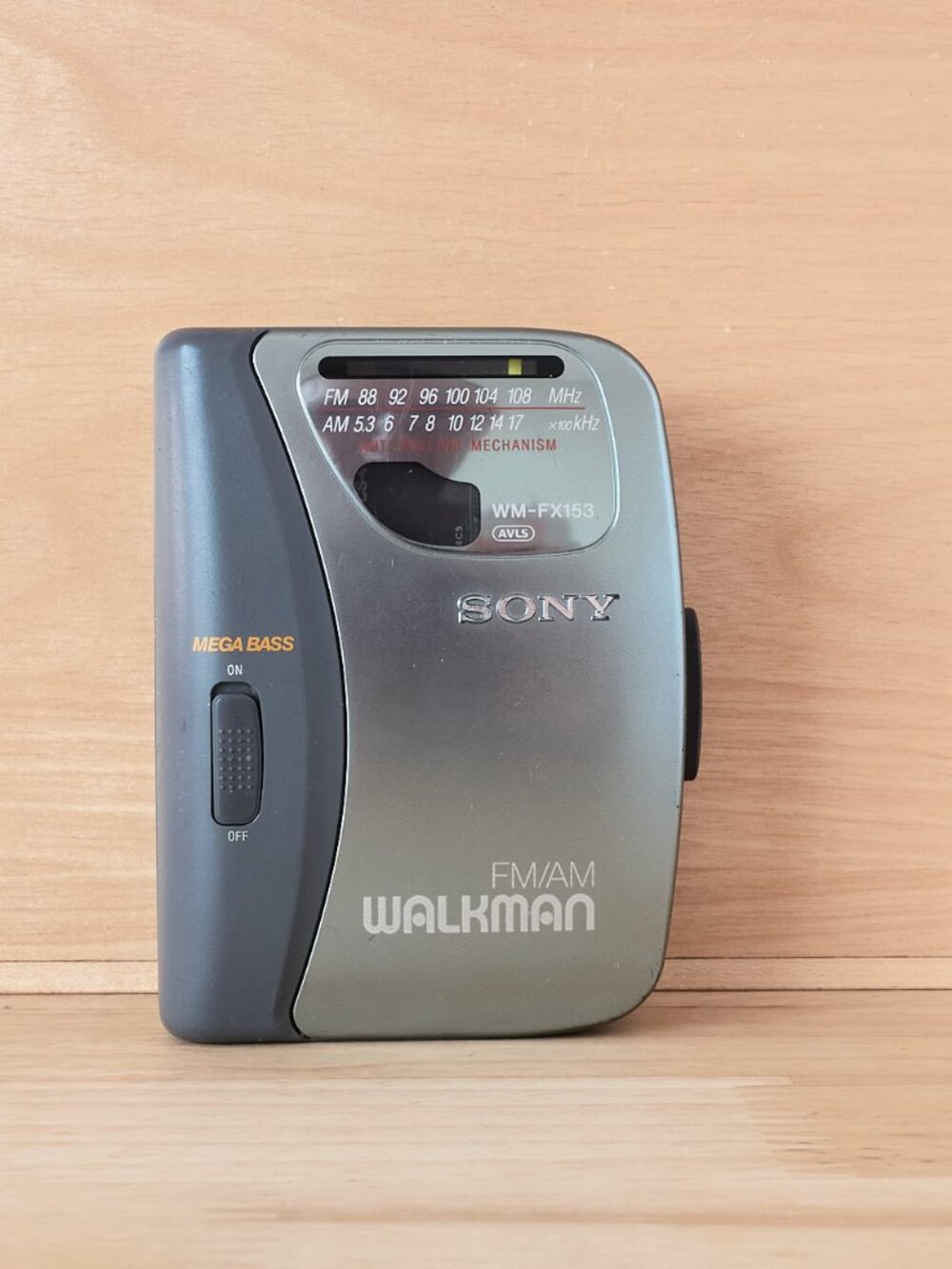 Sony Walkman WM FX153 Portable Cassette Player with AM FM Radio